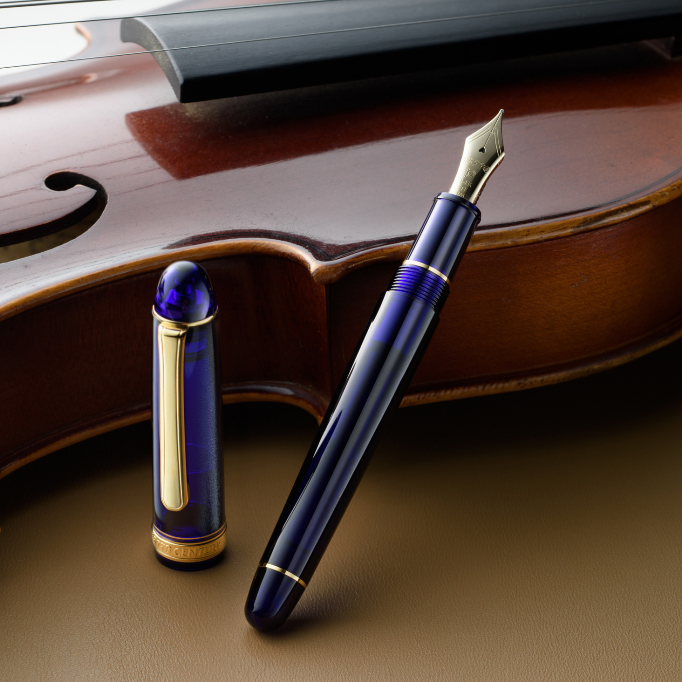 Platinum #3776 Century Gold Trim Fountain Pen Chartres Blue | Pen
