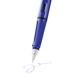 Safari Fountain pen Blue in the group Pens / Fine Writing / Fountain Pens at Pen Store (101906_r)