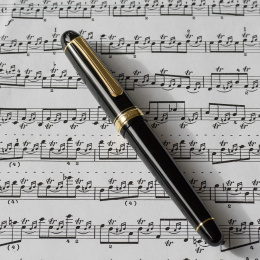 #3776 Century Fountain pen Black Gold Trim Music nib in the group Pens / Fine Writing / Fountain Pens at Pen Store (112519)