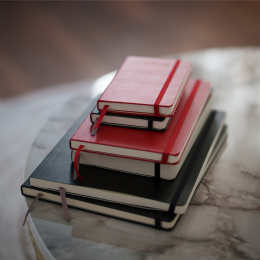 Diary 18M Daily Hard Cover Large Black in the group Paper & Pads / Planners / 18-Month Planners at Pen Store (135596)