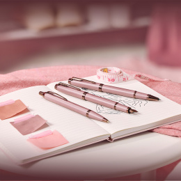 IM Finishing Touch Mauve Fountain Pen in the group Pens / Fine Writing / Fountain Pens at Pen Store (137377_r)